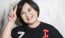 想醉倒在酒窝里 甜甜的酒窝可以后天形成哦