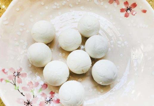 肉汤圆的馅料需要炒熟再包吗?汤圆是冷水煮还是热水煮