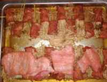 熏肉怎么做好吃 用熏肉做肉卷的方法9