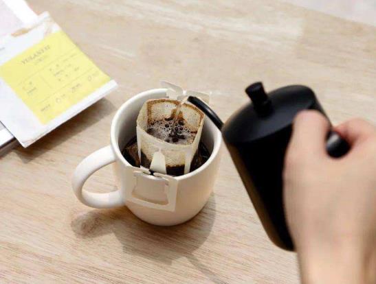 挂耳咖啡和手冲咖啡哪个好?挂耳咖啡和黑咖啡的区别