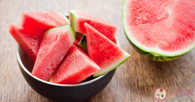 肿瘤患者可以吃西瓜吗 哪些人最好少吃西瓜 肿瘤患者可以吃西瓜吗 哪些人最好少吃西瓜