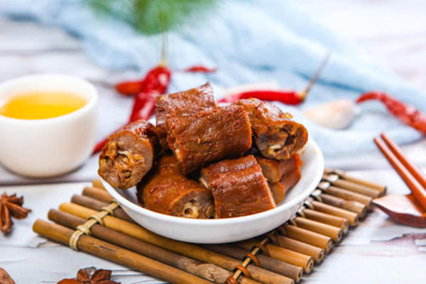 周黑鸭吃了上火吗 周黑鸭的卤料配方 周黑鸭吃了上火吗 周黑鸭的卤料配方