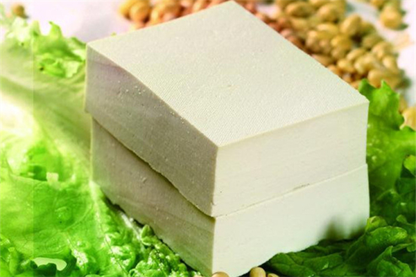 豆腐蛋白质含量高吗 豆腐有脂肪吗 豆腐蛋白质含量高吗 豆腐有脂肪吗
