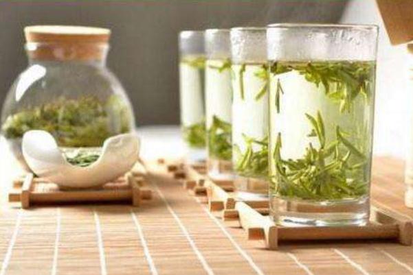 龙井茶是半发酵茶吗 龙井茶要用多少度的水 龙井茶是半发酵茶吗 龙井茶要用多少度的水