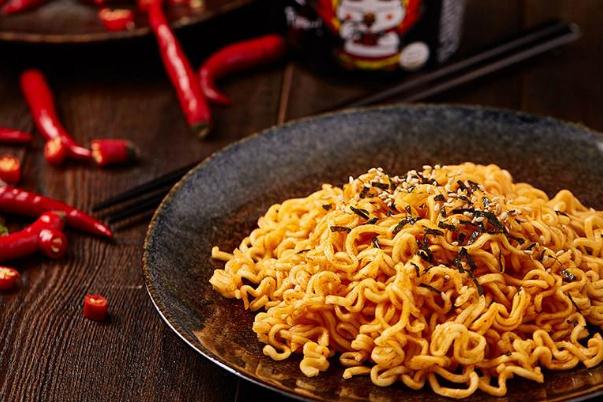 三养火鸡面是油炸面饼吗 三养火鸡面真假辨别 三养火鸡面是油炸面饼吗 三养火鸡面真假辨别