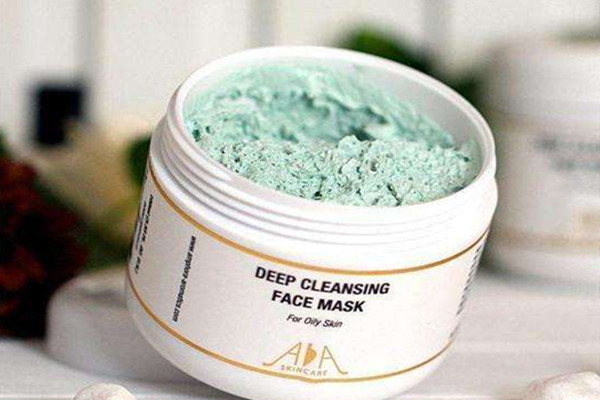 清洁面膜长痘痘可以用吗 清洁面膜对闭口有效吗 清洁面膜长痘痘可以用吗 清洁面膜对闭口有效吗