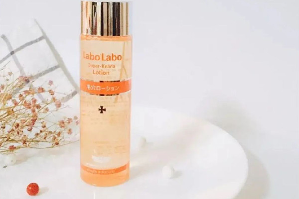 毛孔收敛水真的能收缩毛孔吗 毛孔收敛水的作用 毛孔收敛水真的能收缩毛孔吗 毛孔收敛水的作用