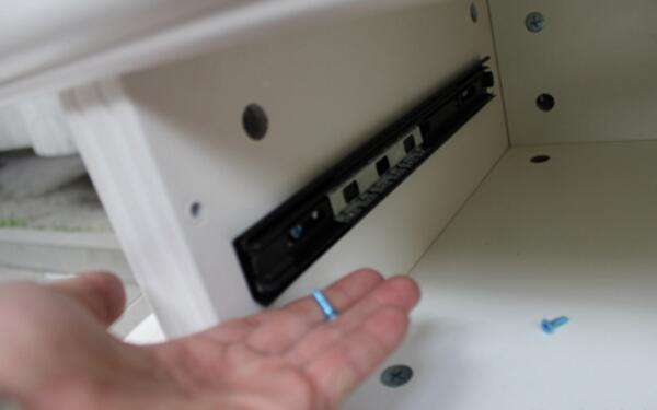 怎么安装抽屉托底滑轨?抽屉滑轨安装方法 怎么安装抽屉托底滑轨?抽屉滑轨安装方法