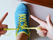 系鞋带儿的方法 你学会了吗1