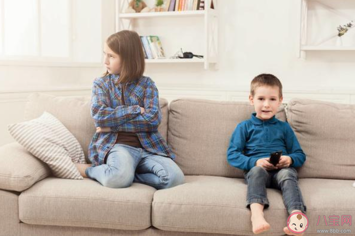 父母真的会偏心老二吗 二胎家庭到底要怎么平衡 父母真的会偏心老二吗 二胎家庭到底要怎么平衡