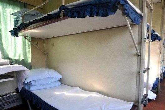 冬天火车卧铺车厢冷吗?卧铺车厢之间为什么要锁门