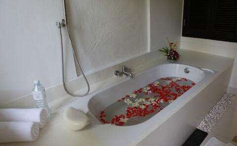 浴缸安装 专业安装师傅教你安装浴缸