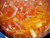 金针菇蛋汤的做法 番茄针金菇鸡蛋汤怎么做11