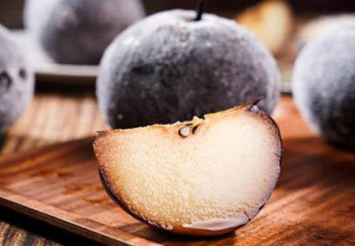 怎么看冻梨是不是坏了?冻梨的果肉是黑色的还能吃吗