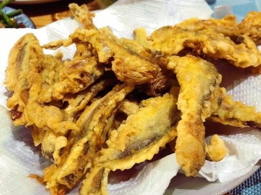 炸小干鱼用什么鱼?炸鱼掉皮是怎么回事