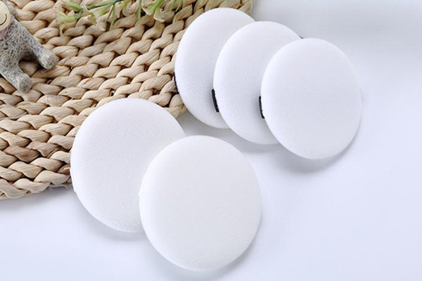 粉扑能用吹风机吹干么 粉扑能用卸妆水洗吗 粉扑能用吹风机吹干么 粉扑能用卸妆水洗吗