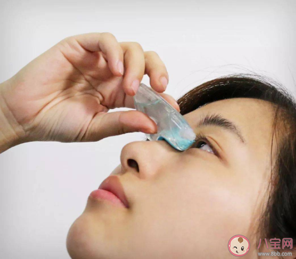 为什么滴眼药水时嘴巴会发苦 如何正确滴眼药水 为什么滴眼药水时嘴巴会发苦 如何正确滴眼药水