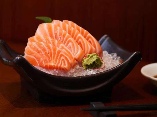 三文鱼的保鲜期是多久?三文鱼吃不完冷冻起来还能吃吗