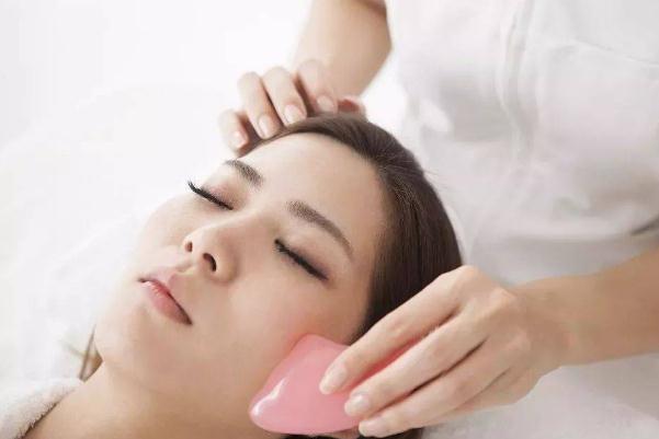 面部刮痧可以提拉紧致皮肤吗 面部刮痧的红痧多久可以消 面部刮痧可以提拉紧致皮肤吗 面部刮痧的红痧多久可以消