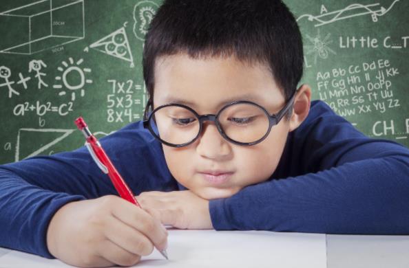 多少度算近视?近视会遗传吗