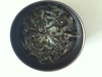 油炸小虾教学 4个步骤快速搞定1