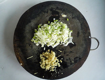 炸豆腐丸子 家常炸豆腐丸子做法步骤2