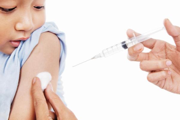 宝宝打预防针的地方红肿了怎么办 婴儿打疫苗的地方红肿是怎么回事 宝宝打预防针的地方红肿了怎么办 婴儿打疫苗的地方红肿是怎么回事