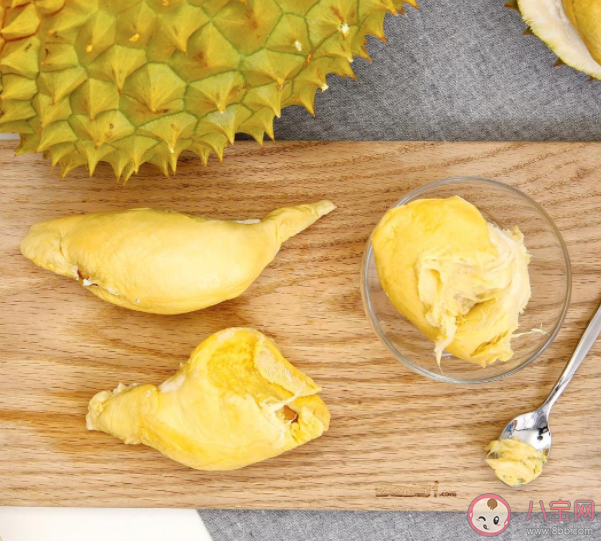 吃榴莲可以缓解痛经吗 榴莲会有哪些养生功效 吃榴莲可以缓解痛经吗 榴莲会有哪些养生功效