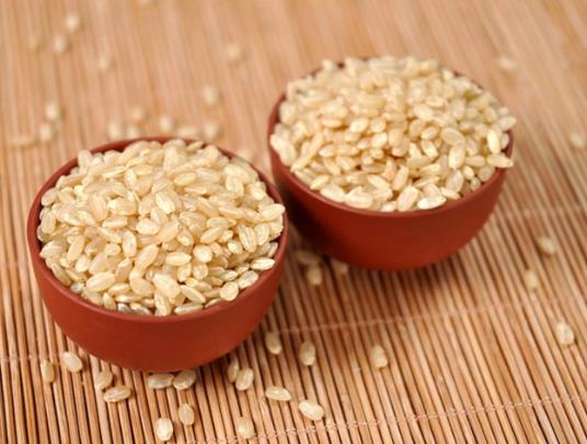 蒸糙米饭用普通锅蒸多久?三色糙米要浸泡多久可以煮熟