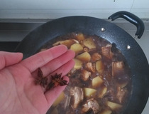 排骨的最好炖法 试试这道土豆炖排骨12
