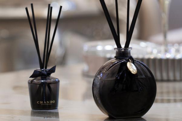 香薰精油要加水吗 香薰精油有保质期吗 香薰精油要加水吗 香薰精油有保质期吗