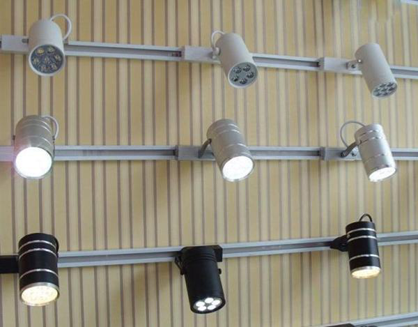 教你最近流行的轨道灯安装和注意事项