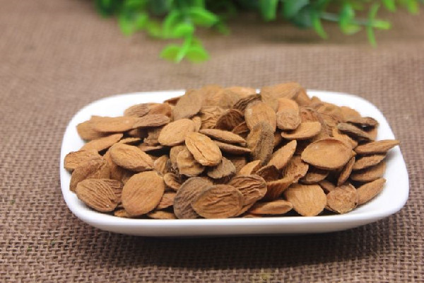 桃仁可以泡水喝吗 桃仁泡水喝方法 桃仁可以泡水喝吗 桃仁泡水喝方法