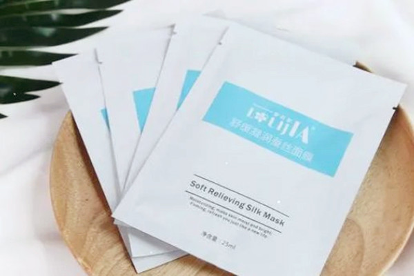 补水面膜和清洁泥膜可以一起用吗 补水面膜和清洁泥膜哪个先用 补水面膜和清洁泥膜可以一起用吗 补水面膜和清洁泥膜哪个先用