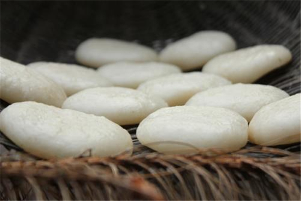 糍粑泡水里可以泡多久 糍粑泡水里要经常换水吗 糍粑泡水里可以泡多久 糍粑泡水里要经常换水吗