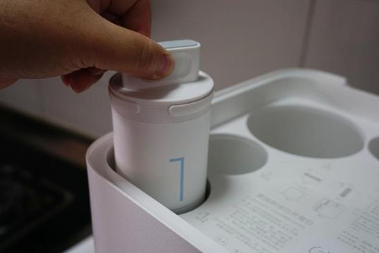 小米净水器里的水可以直接喝吗?小米净水器滤芯可以洗洗再用吗