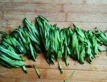 凉面的制作 香辣鸡丝凉面怎么做？7