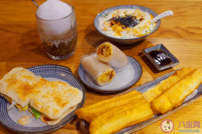 吃早饭有固定标准时间吗 早餐最好不要晚于几点 吃早饭有固定标准时间吗 早餐最好不要晚于几点