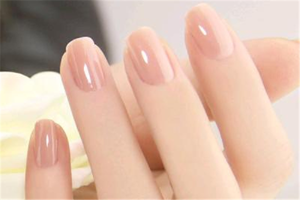 美甲底胶的作用是什么 美甲底胶涂几层比较好 美甲底胶的作用是什么 美甲底胶涂几层比较好