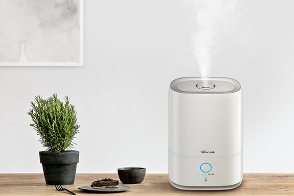 加湿器可以放在床头吗 加湿器可以放在空调下面吗 加湿器可以放在床头吗 加湿器可以放在空调下面吗