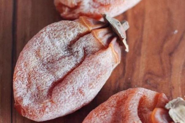 柿饼的好处和坏处 柿饼的糖分有多高 柿饼的好处和坏处 柿饼的糖分有多高