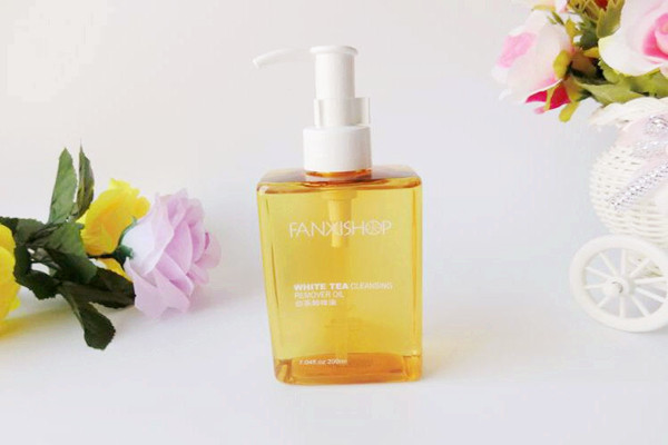 卸妆油能不能卸指甲油 卸妆油能不能卸眼妆 卸妆油能不能卸指甲油 卸妆油能不能卸眼妆