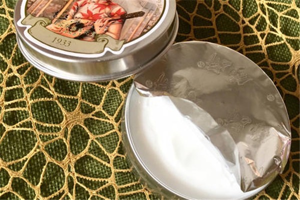 雪花膏可以长期用吗 雪花膏可以当护手霜吗 雪花膏可以长期用吗 雪花膏可以当护手霜吗