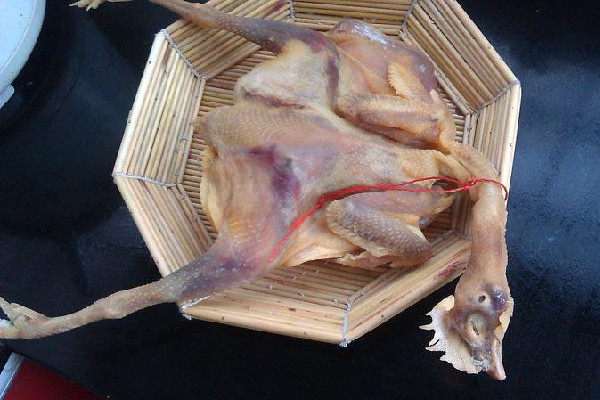 腊鸡用高压锅压多久 腊鸡可以炖萝卜吗 腊鸡用高压锅压多久 腊鸡可以炖萝卜吗