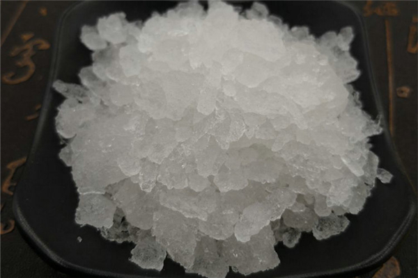 芒硝会灼伤皮肤吗 芒硝使用注意事项 芒硝会灼伤皮肤吗 芒硝使用注意事项