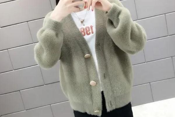 水貂绒毛衣一般什么价位 水貂绒毛衣可以贴身穿吗 水貂绒毛衣一般什么价位 水貂绒毛衣可以贴身穿吗