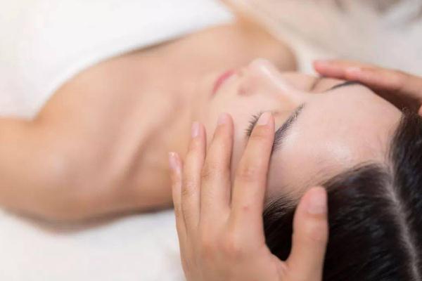 面部刮痧可以提拉紧致皮肤吗 面部刮痧的红痧多久可以消 面部刮痧可以提拉紧致皮肤吗 面部刮痧的红痧多久可以消