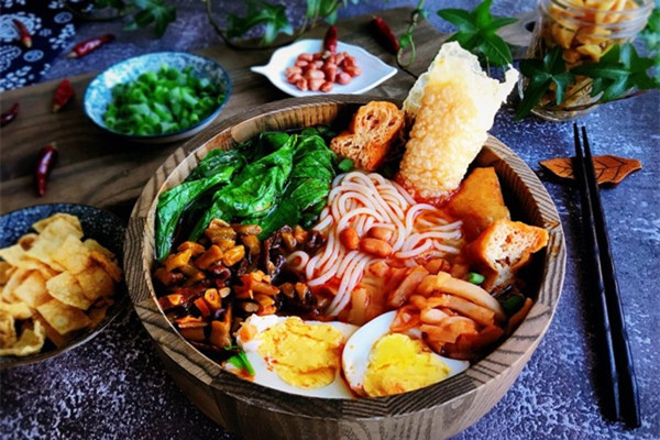 螺蛳粉是什么东西臭 螺蛳粉的粉用什么做的 螺蛳粉是什么东西臭 螺蛳粉的粉用什么做的