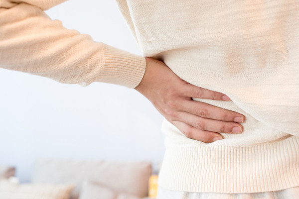 背痛600.jpg 背痛600.jpg