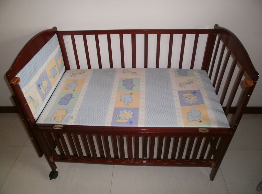 婴儿床安装组装步骤